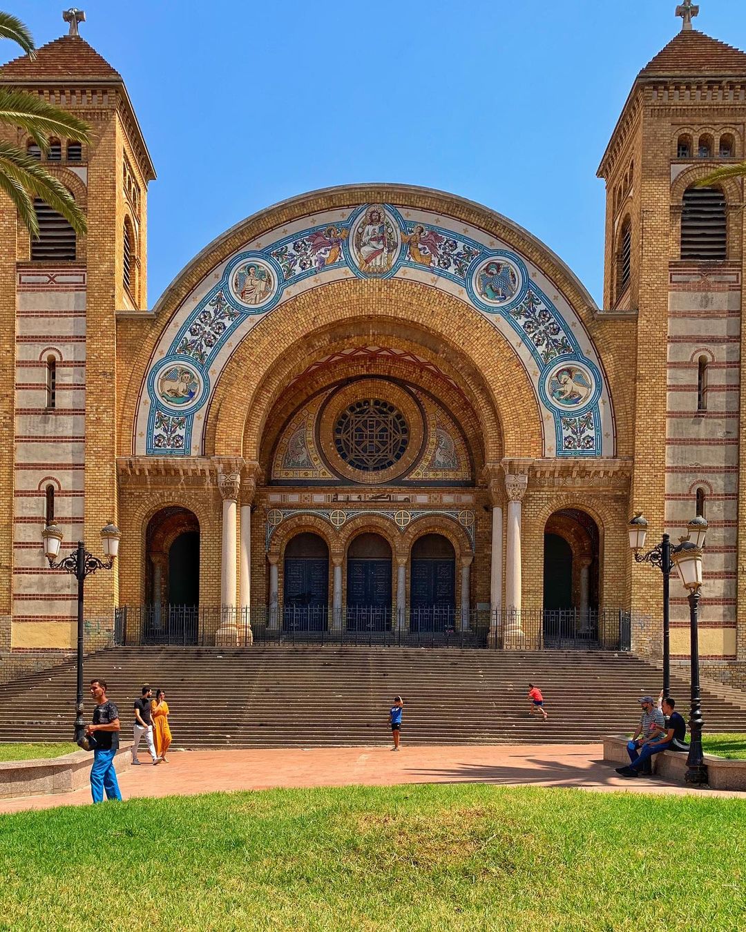 Cathédrale_Oran  Consulat d'Algérie à Créteil