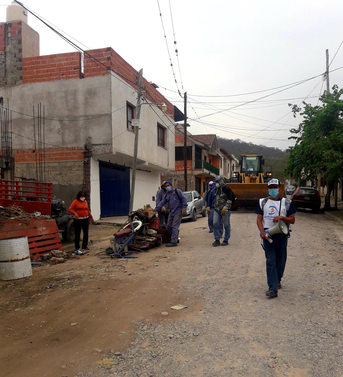 cjalpatomoya's tweet photo. Seguimos con el equipo de la Concejalia, acompañando a funcionarios y personal de la Secretaria de Servicios Públicos de la @munissdejujuy en el operativo de descacharrado.
Esta mañana se realizó el operativo en los barrios #Labarta #CerroLasRosas #ElProgreso #SanGuillermoII https://t.co/rx787KVhRE