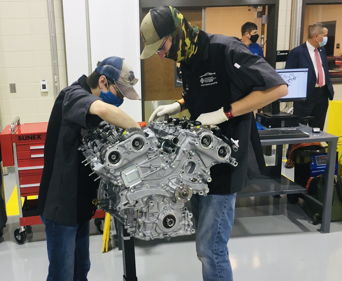 <a href="/CalhounCollege/">Calhoun College</a> held a ribbon cutting for the new Automotive Technolgy Building. This facility will help prepare the workforce &amp; provide the skills needed for tomorrow’s automotive industry. Well done Calhoun! <a href="/ACCS_Education/">Alabama Community College System (ACCS)</a> #workforcedevelopment