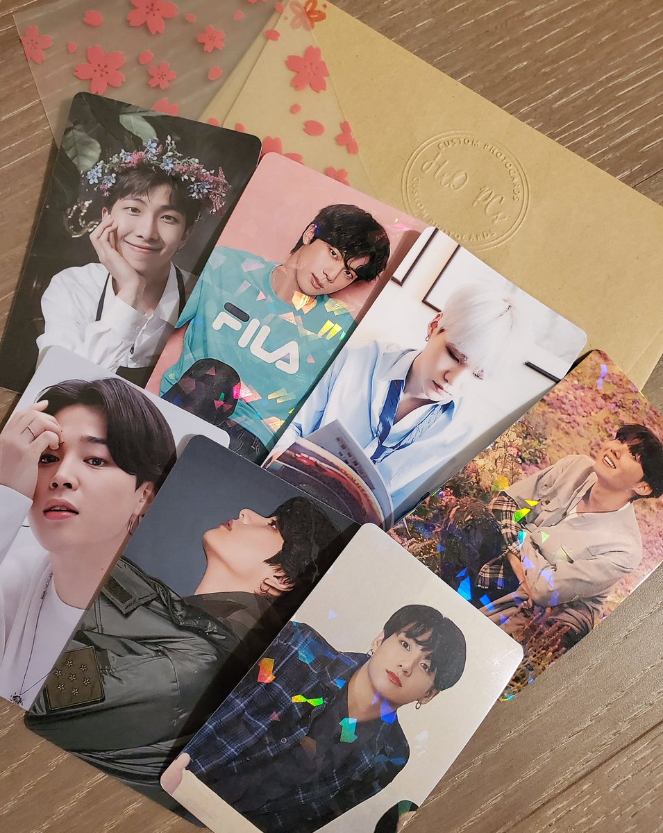 💫 - Worldwide BTS Giveaway -💫

💜 BTS Photocards 💜

To enter:
- follow, retweet, and like

Ends in 24 hours! Good luck! 🥳💜 <a href="/BTS_twt/">방탄소년단</a>

GA proofs and shop info in next tweet 💜