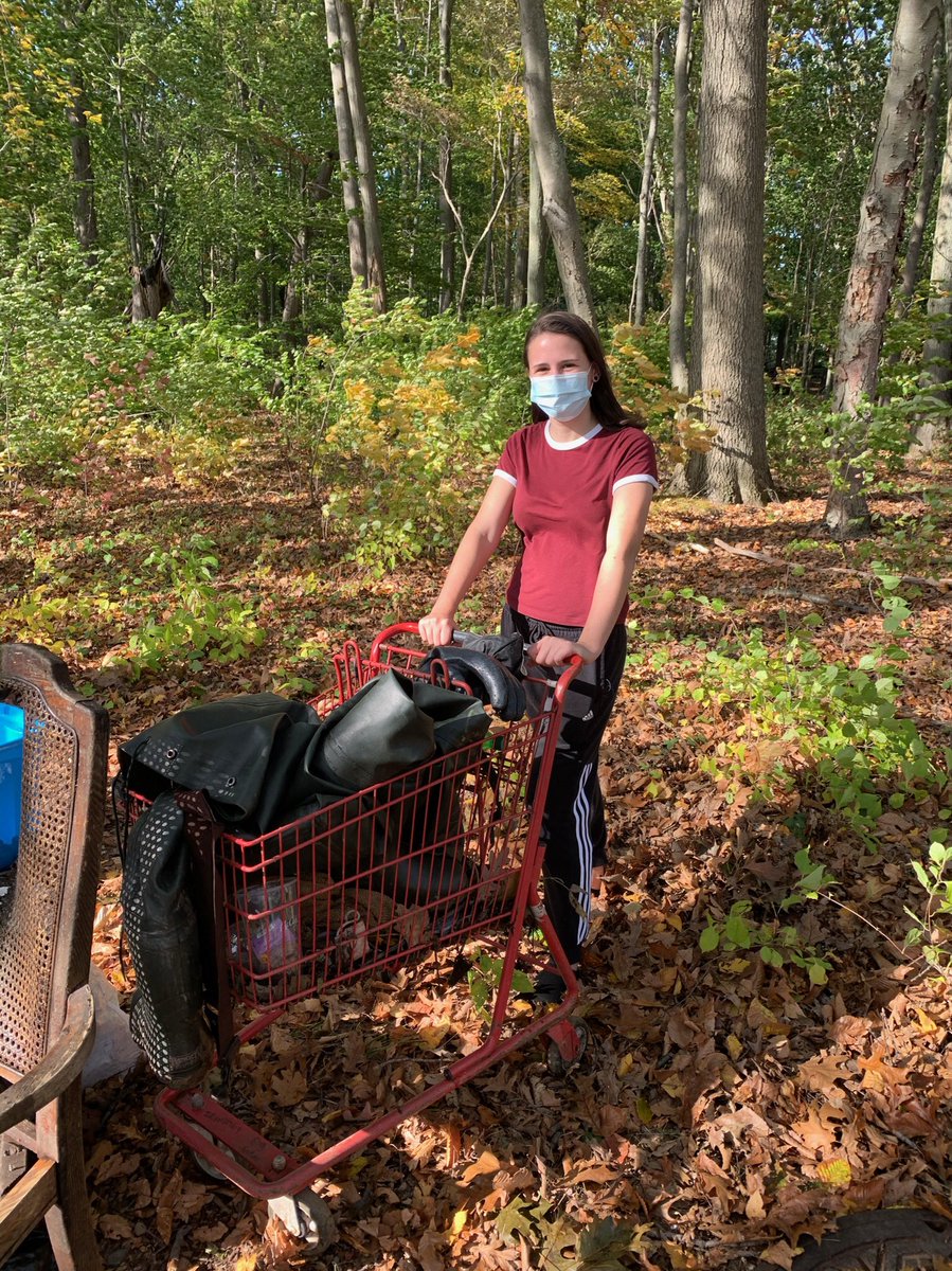 CTClimateAction's tweet image. Thank you @Record_Journal for joining us today on our cleanup! Join us next week as we make our way further down the trail! #ClimateAction #ClimateChange #ClimateCrisis #plasticpollution #pollution