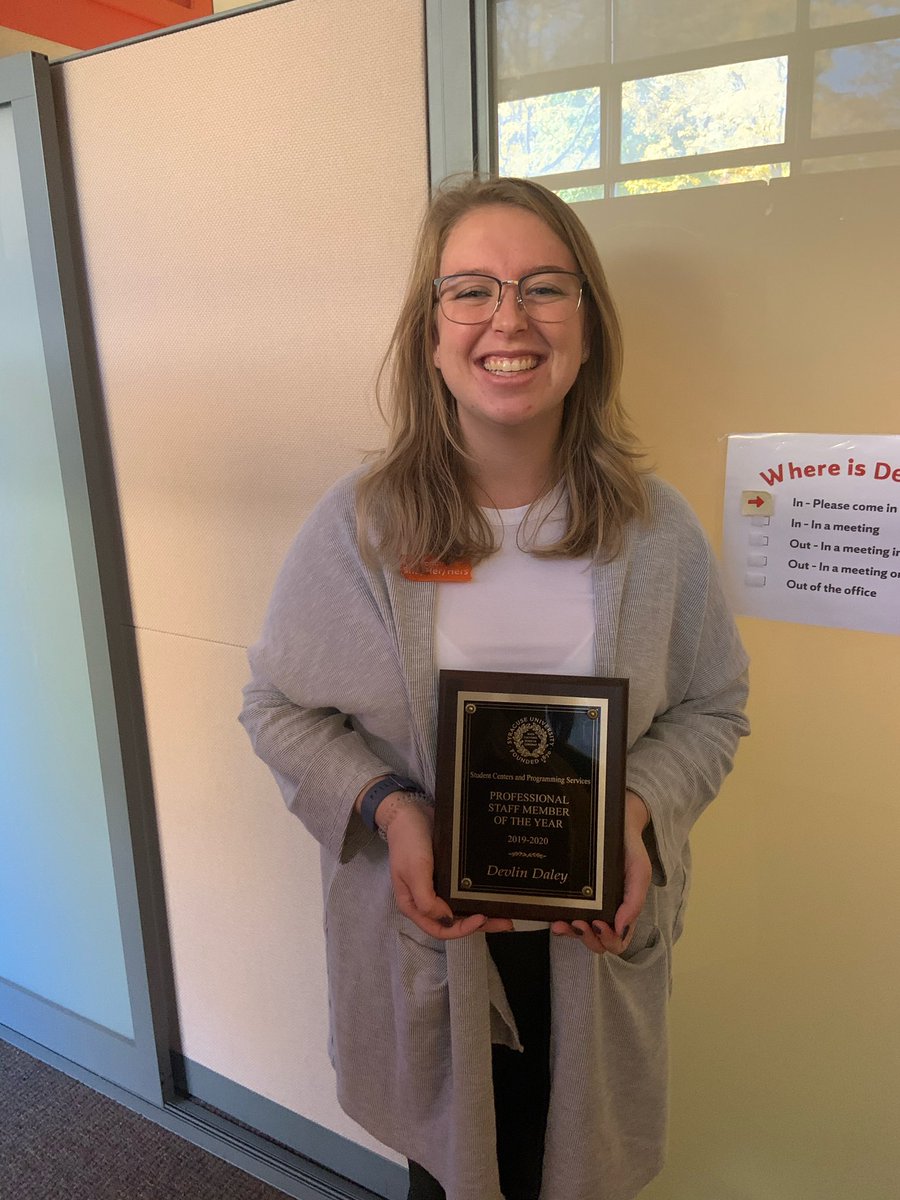 Hawk_Principal's tweet photo. I don’t often share personal stories but today while I was at work my daughter sent me this... she received this award today #proudmum #adultchildren #hardworkpaysoff https://t.co/gANZLPh21e
