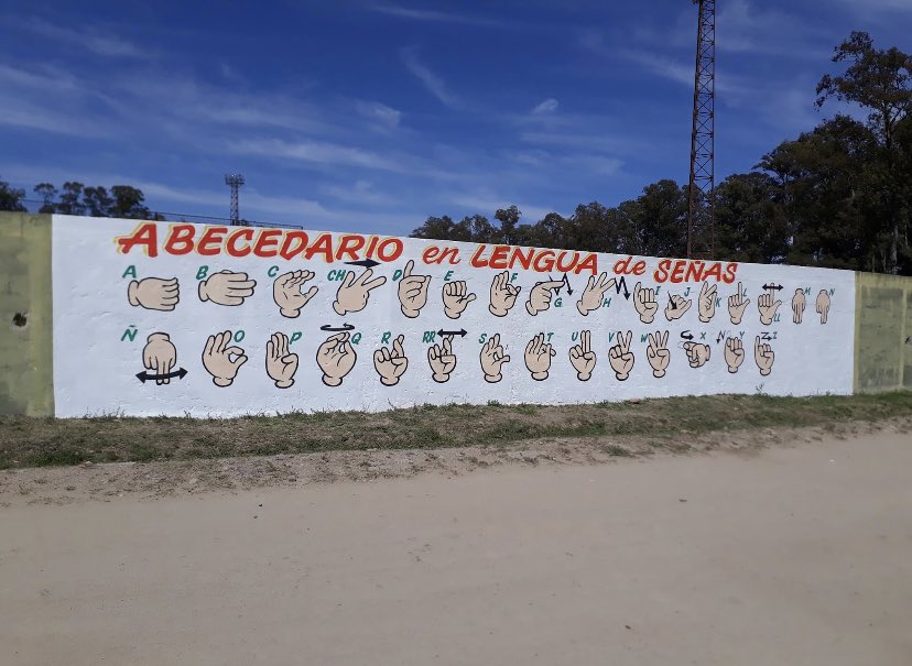 Armandocastaing's tweet photo. Muro del estadio Juan Antonio Lavalleja, Trinidad - Flores.

Buena iniciativa !!! 👏🏻👏🏻👏🏻 https://t.co/dSMZWdGyuH