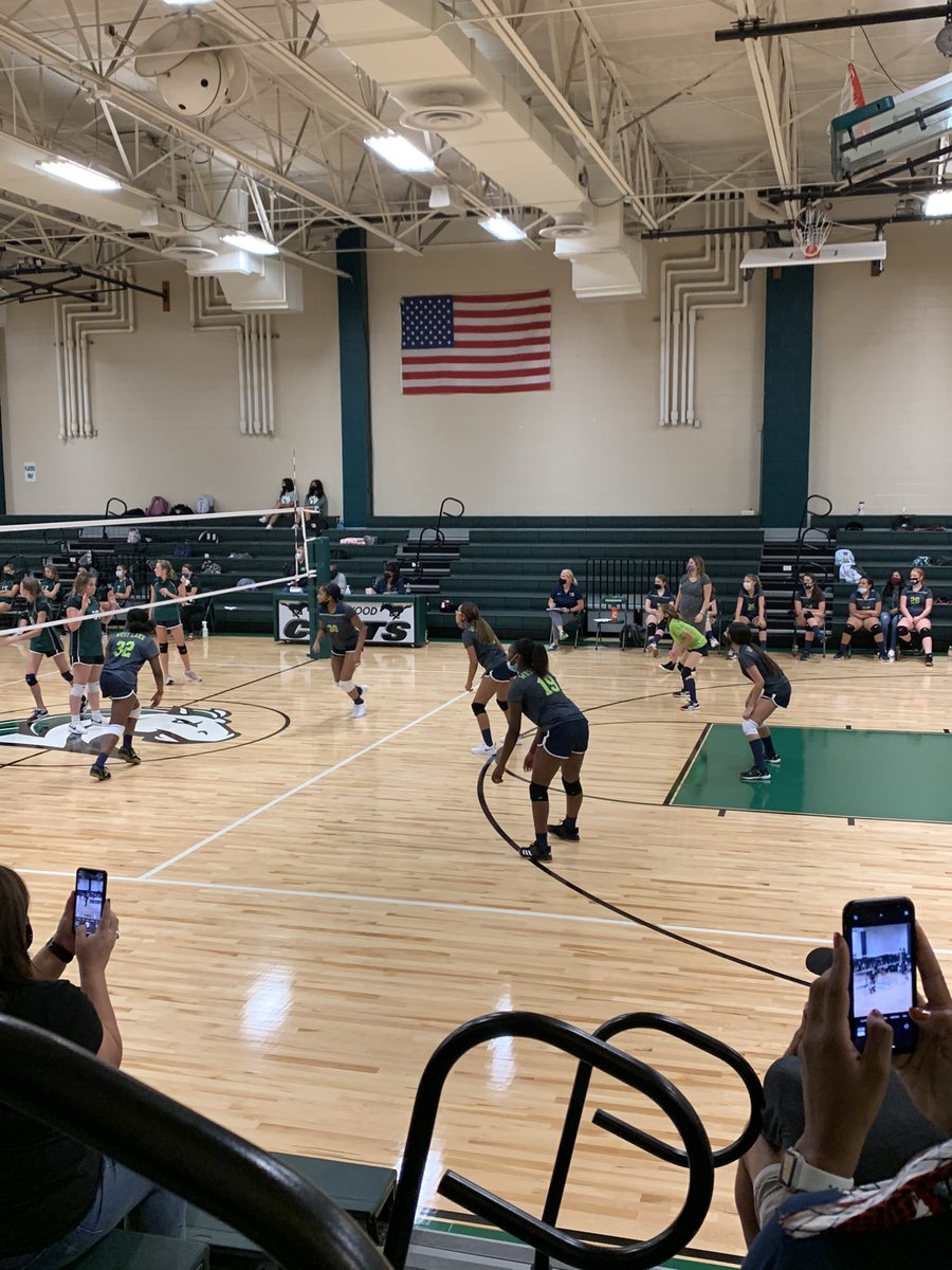 HistoricalHC's tweet photo. Love supporting my 8th Grade Wolves Volleyball!! Great win tonight against Creekwood ladies! #HumbleISD #WestLake 🐺 🏐 https://t.co/3cBvmQc8lH