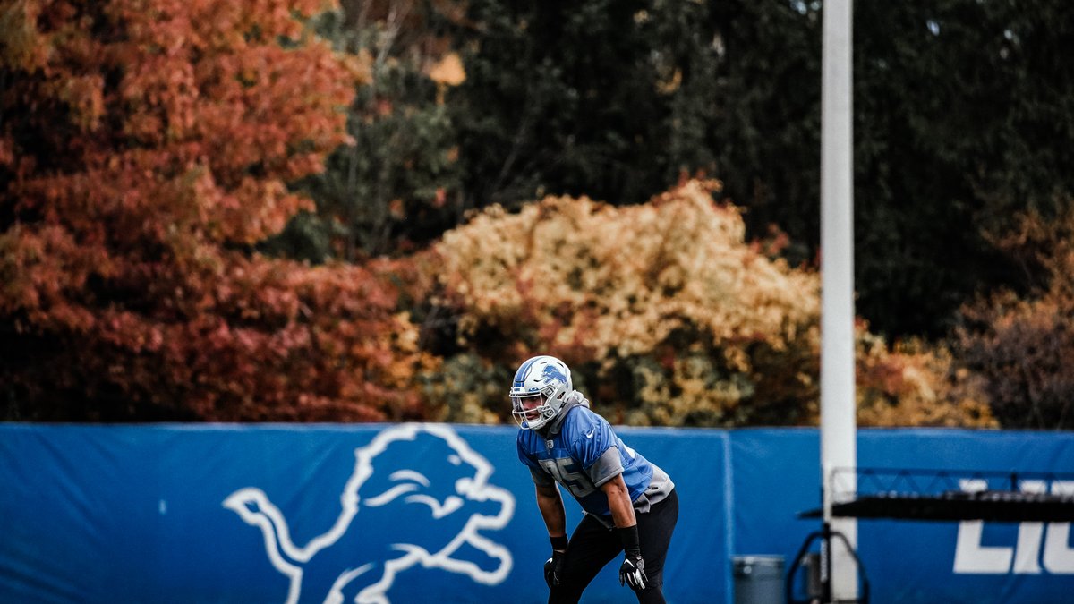 Lions's tweet photo. Boys of fall🍂 https://t.co/LW1MwrXF0A