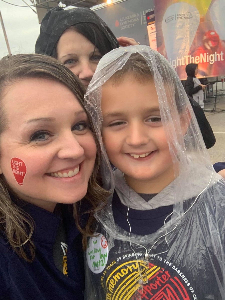 JessicaMBarlow's tweet photo. Attending #LightTheNight virtually this year! Missing my LLS Logistics Committee event crew! 💛❤️ @LLSIowa https://t.co/eeXqsEAIcp
