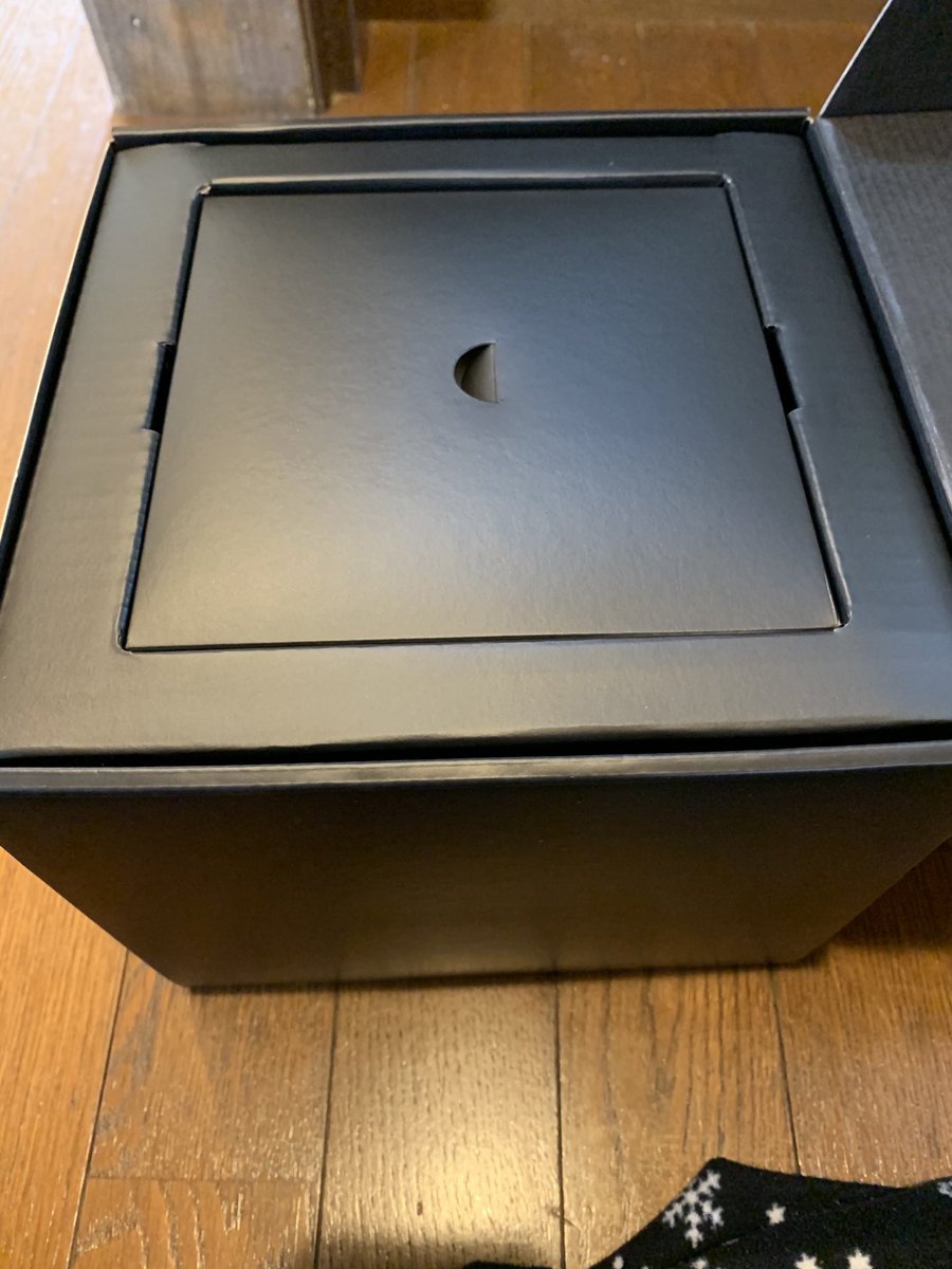 starfish935's tweet photo. テトラポッド届いた!
立派な装飾箱に入ってて、でもパズ箱のようでなかなか開けられなくてもどかしいw
波の音でペアリングとは、やるね‼️
#ELECOM
#Buletooth #スピーカー
#思ってたより大きかった
#充電ケーブルは同梱されていなかった https://t.co/ikHzDIAoor