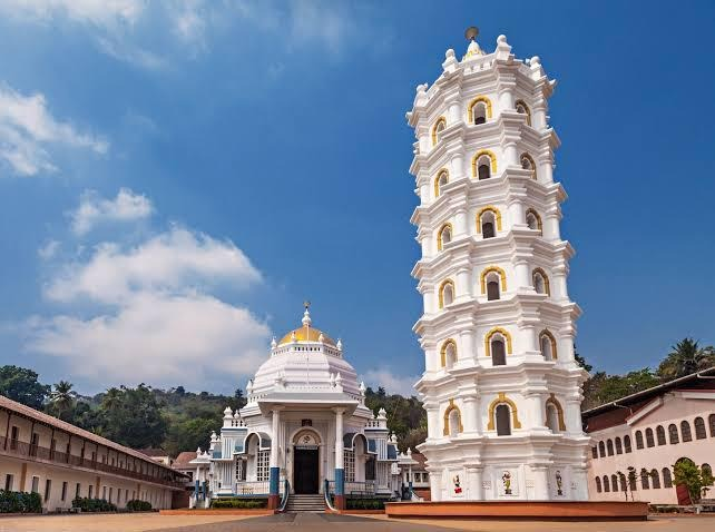 2. Mangueshi Temple is one of the largest and most frequently visited temples in Goa. The main temple is dedicated to Bhagvan Manguesh, an incarnation of lord Shiva.
