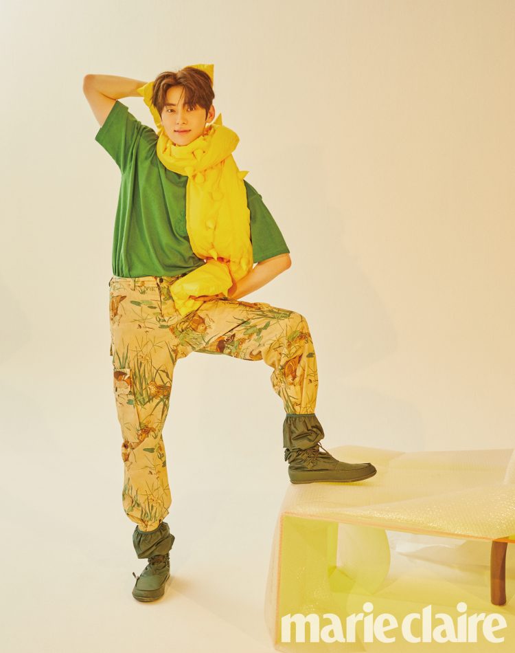 Supremepleasure's tweet photo. 맑고 찬란하다. 1 몽클레르 JW 앤더슨 라인을 입은 뉴이스트 황민현의 긍정적인 바이브. 1
https://t.co/bsNJoI24l6 https://t.co/447ONwZvaS