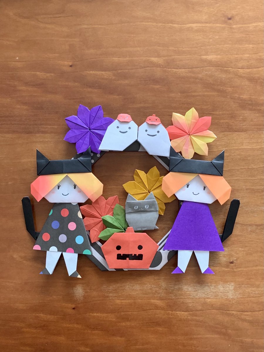 たびねこ なかよしハロウィンリース こっちの方がよかったかな カミキィ カボチャのせおばけ リースリング ワンピースちゃん きくの花