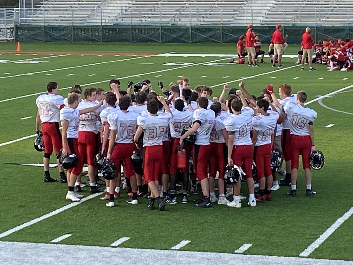 becca_risty's tweet photo. Bummed about the loss tonight but am super proud of these kids and their coaches!! Thanks for a fun season! #bvlynx @bvhsfootball @jeremy_risty #number68 https://t.co/xjtCcYzTtR