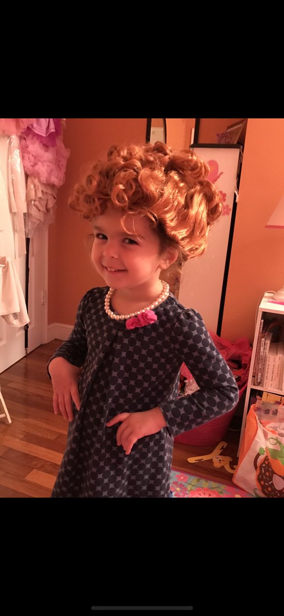 DebColameta's tweet image. It’s always tough to celebrate properly when national I ❤️Lucy Day falls on a weekday. 🤣 
Fierce businesswoman, studio head and a trailblazer for women. THAT’S what I love about Lucy!
#ilovelucy