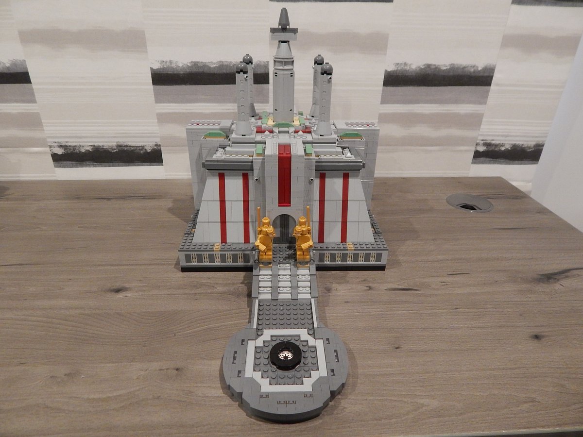 TimOnTatooine's tweet photo. I'm thrilled to finally unveil my Lego Jedi Temple MOC. In 21 years of #LEGO #StarWars there has never been an official Jedi Temple set, despite its centrality as a location in Episodes 1-3. So I decided I'd have a crack at it - and 5,000 bricks later, here is the result! (1/25) https://t.co/2mzppGyZMW
