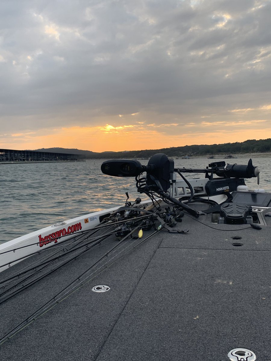 TX_Fish_Hunt's tweet photo. Who else enjoys fishing during fall? https://t.co/1RhfsoZ5dR