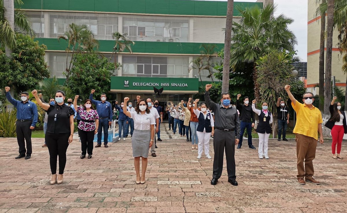 ImssSinaloa's tweet photo. Hoy #15deOctrubre personal el Órgano de Operación Administrativa Desconcentrada de #IMSSsinaloa, guardó un minuto de silencio por quien ha perdido la vida a causa del COVID-19 y brindó un minuto de aplausos para quienes hoy luchan contra esa enfermedad. 👏 
#IMSSsolidario https://t.co/TDcAuzGatG