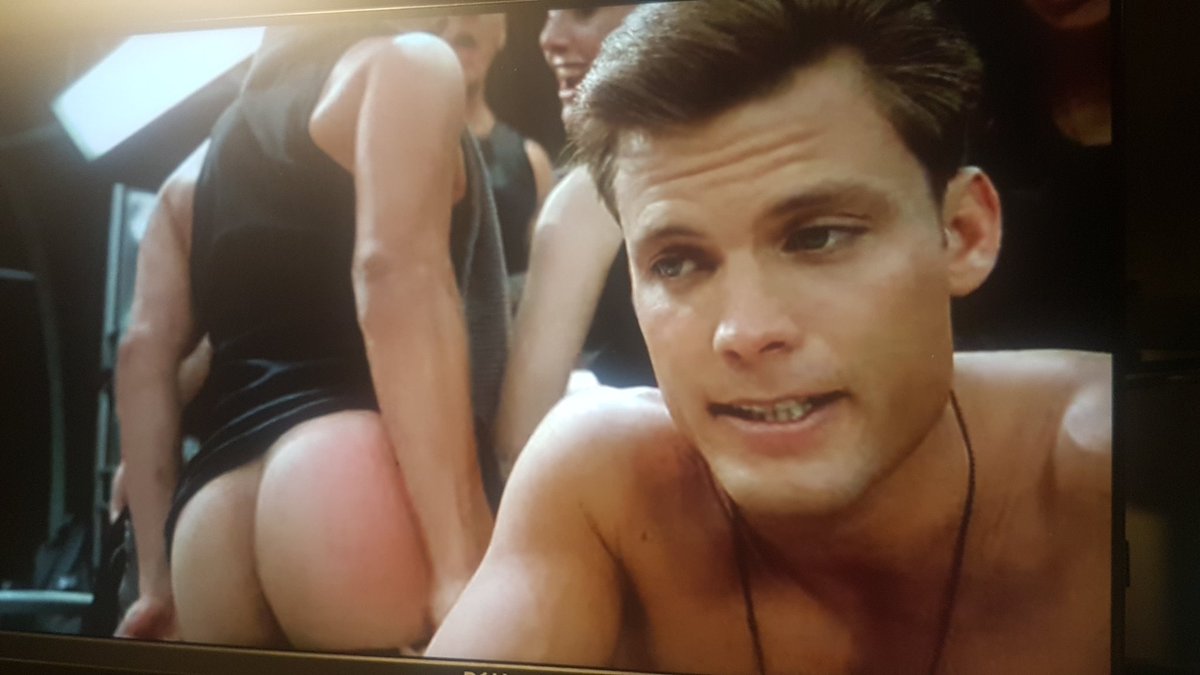Watching starship troopers and just noticed a huge blunder: at 30:54 when Shujumi interrupts Rico's video message to Carmen by baring his ass and spanking himself raw, his ass is still red from prior takes, despite not yet having been spanked within the continuity of the film