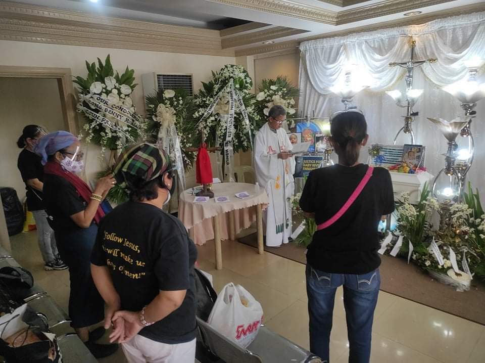 LOOK: Funeral mass held for Baby River. (: Kapatid) |  @MBMinkaTiangco