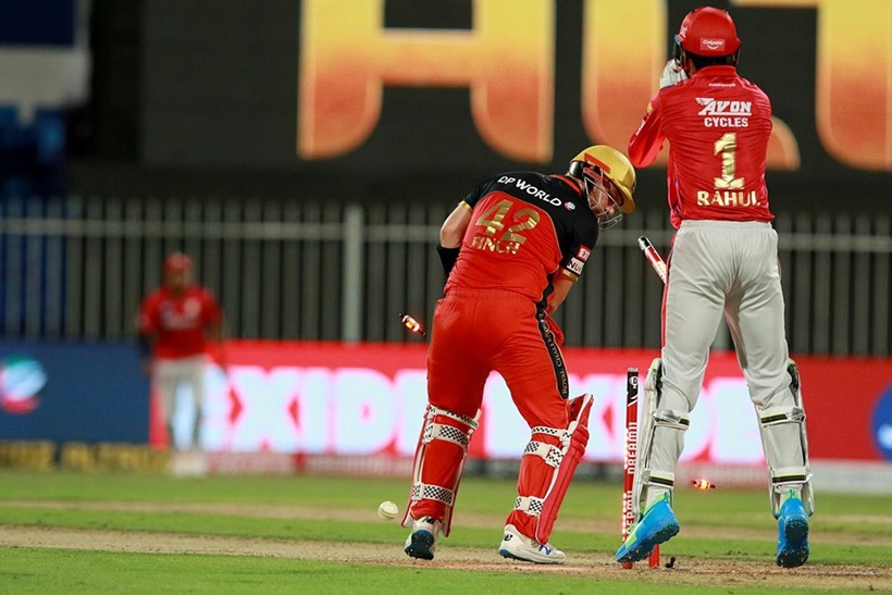 IExpressSports's tweet photo. #IPL2020 #KXIPvRCB
There was a drama in the final over, but #KingsXIPunjab returned to winning ways after beating #RoyalChallengersBangalore by eight wickets on Thursday.
In Pics 👉 https://t.co/Ov9A9NJfsz https://t.co/YrvbFGwAYB