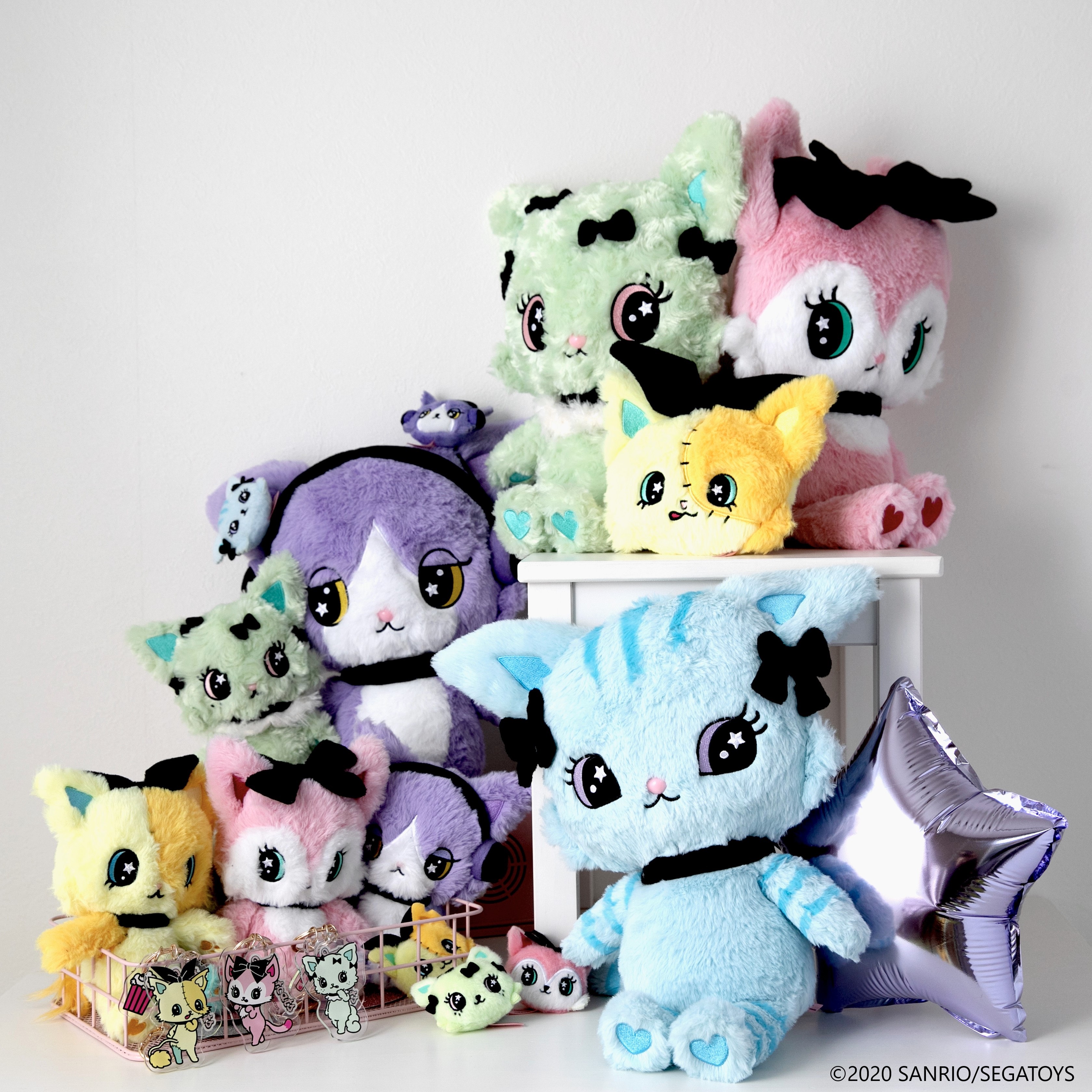 サンリオ×セガトイズが展開！5匹の猫のダンスボーカルグループ