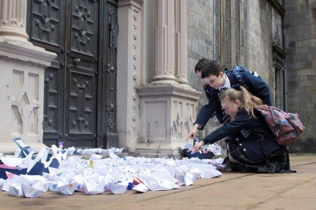 George_Heriots's tweet photo. 'Same storm - very different boats'
Our JS pupils placed 600 hand decorated origami boats in the quad yesterday to symbolise being back together as a Heriot's Community.
You can read the full story and view the gallery here:
โต๐ท ๐https://t.co/mGkvDb4zz8 https://t.co/zLOH85nODr