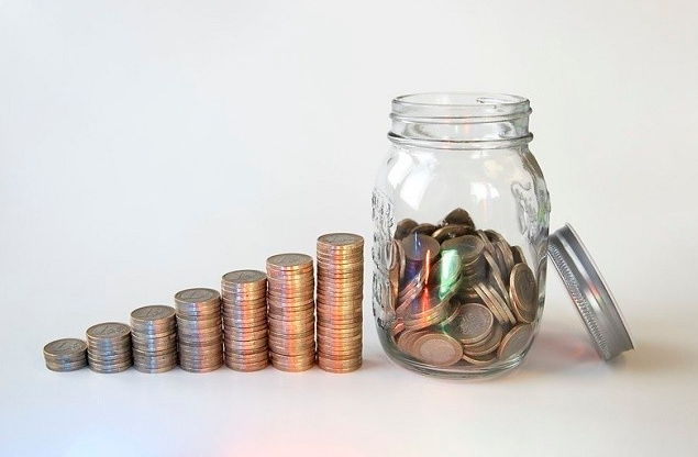 DeventerGem's tweet photo. Mensen met problematische schulden hebben baat bij zekerheid over hun situatie, zodat ze niet steeds met stress moeten leven over hun financiën. Daarom gaat het Budget Adviesbureau Deventer (BAD) het aflossen van schulden op een andere manier regelen. > https://t.co/CrrhBCGsO6 https://t.co/u8htD2TYNH
