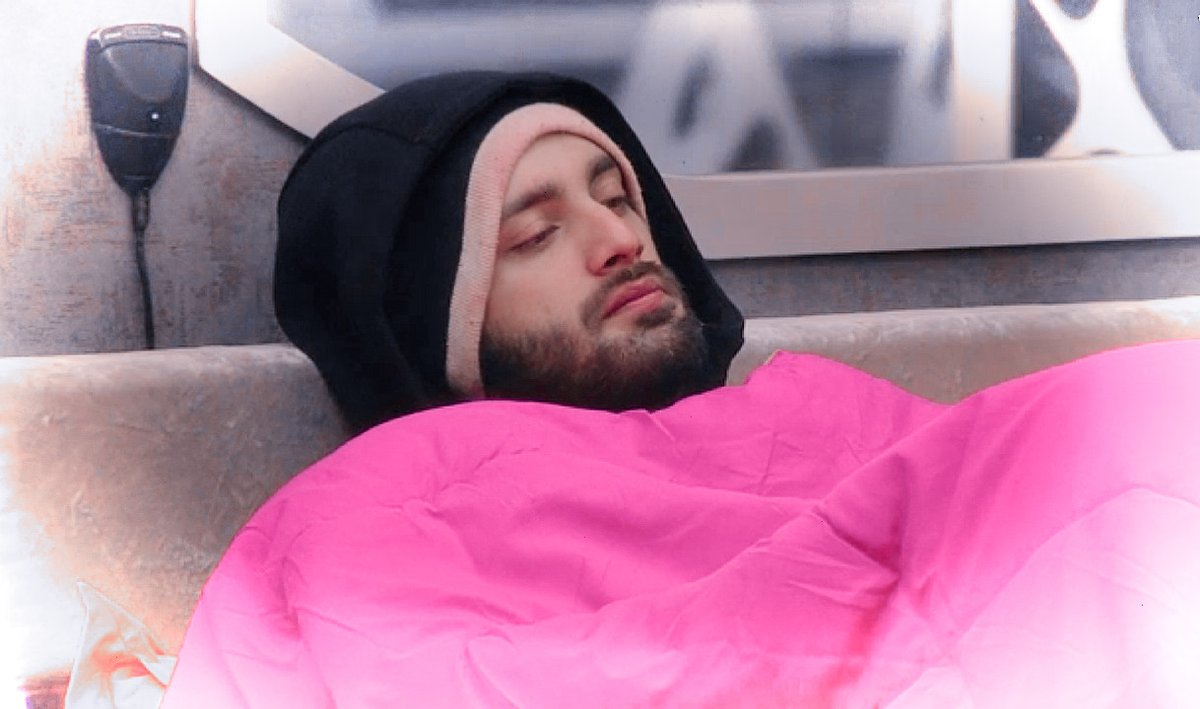 fc_shehzaddeol's tweet photo. Cutest ?! ☺️❤
#ShehzadDeol 
#Bb14 #BiggBoss14 https://t.co/oXJcCHzIWe