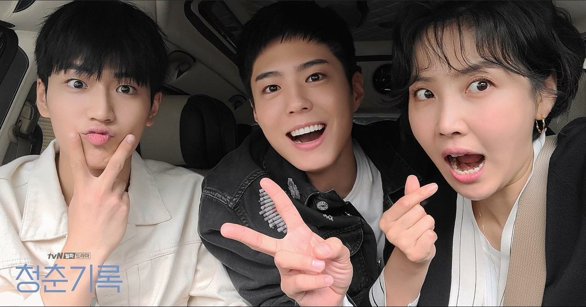 sueraya_k's tweet photo. TGIF 😍🥰 Have a splendid Friday @BOGUMMY and everyone 😉✌ https://t.co/vhFlRhUn7n