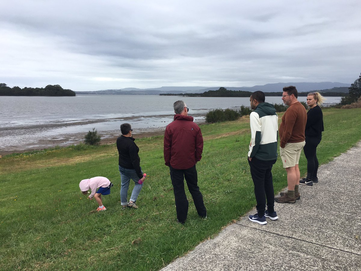 Our 2nd BFF walk was just the tonic after a busy week. We explored some of the lesser known foreshore areas of #LakeIllawarra - an important study area for our #UOWBlueFutures project. @UOWGC