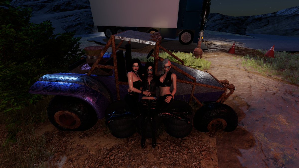 ladyiset69's tweet photo. #RebelDolls Another pictures with my friends @NymphRebecca @KatrinaEvil https://t.co/UdSQ24TC2C