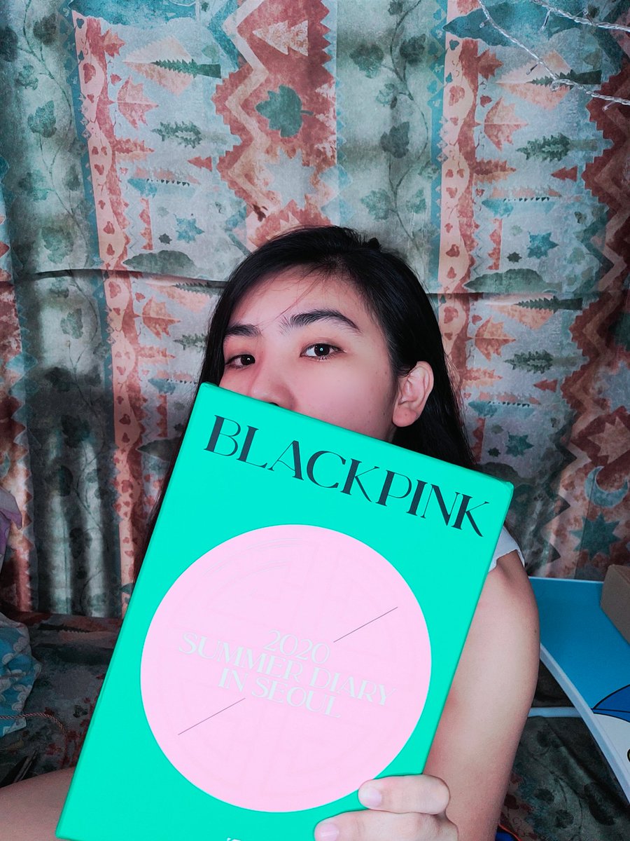 hazza_pixza's tweet photo. Finally, my Blackpink 2020 Summer diary in Seoul has arrived. Thank you @PhByeongari for the smooth and fast transaction.
#BLACKPINK
#diary2020 https://t.co/KSXUbs9vNU