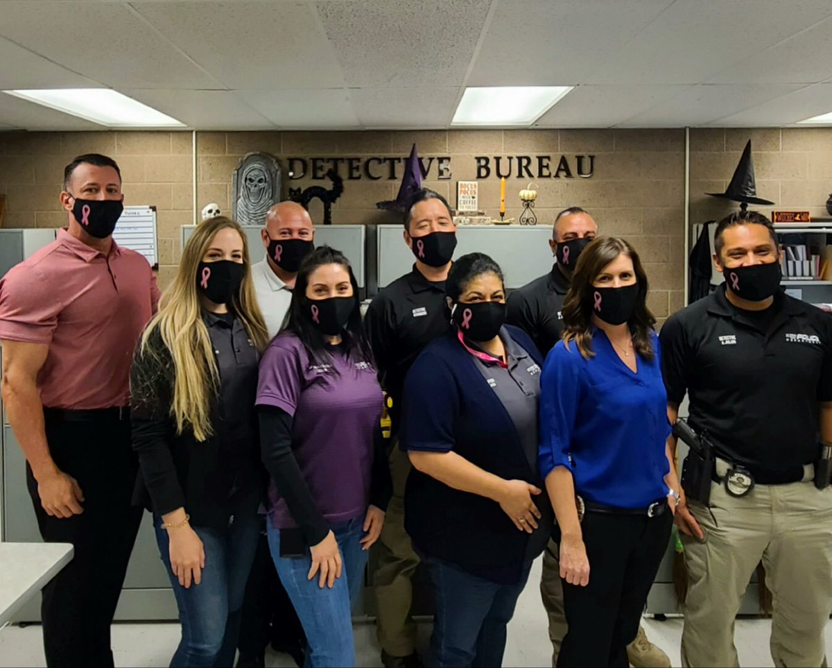 LaVernePDChief's tweet image. Members of our Detective Bureau surprised us today by purchasing and making personal masks to promote Breast Cancer Awareness. So proud of our team @LaVernePD and @POAlaverne #PinkPatch #FindACure