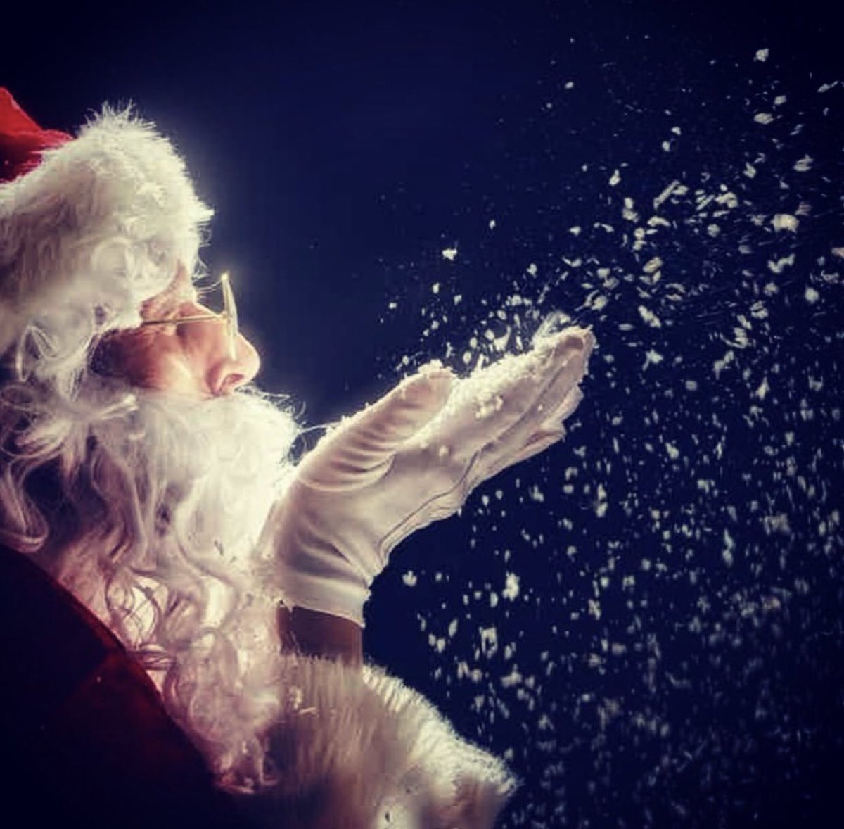 DistancedThe's tweet image. Making sure The Christmas Magic is Lockdown Proof. Book Your Covid Safe, Santa, Home visit TODAY! UK, Nationwide! #Lockdown2 #Liverpool #GreaterManchester #London #Newcastle #Durham #Nottingham #Christmas #coronavirusuk #tier3 #Belfast #CovidUK #mrshinch #Edinburgh #Cardiff #RT