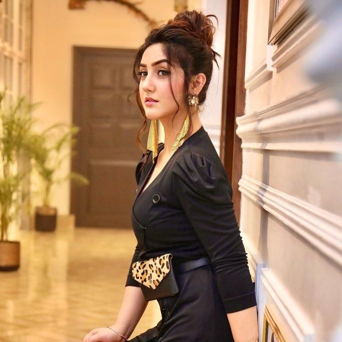 CuteAshnoor's tweet photo. One Like For Ashnoor gorgeous Look. https://t.co/Fysn945pr9
