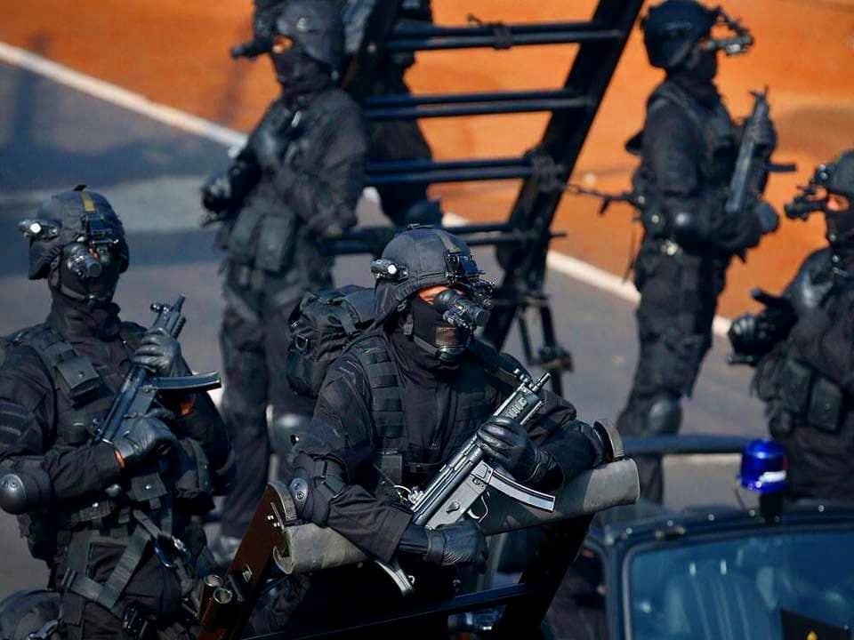 Defence_XP's tweet image. Greetings to all the @nsgblackcats personnel on the occasion of 36th Raising Day.
.
#NSG #nsgcommandos #NSGBlackCats #indianarmy #Jaihind