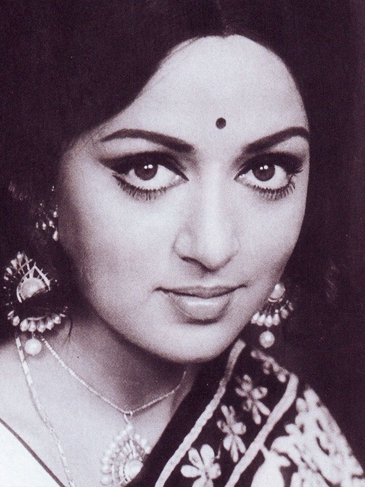 Happy Birthday to Our Very Dear Dream Girl Hema Malini ji wishing Hema ji lots of Love & Happiness.. 