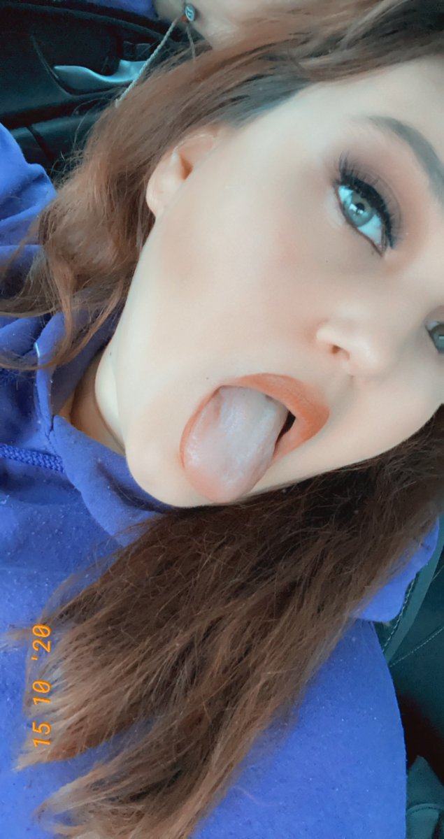 BitchyBisexual_'s tweet photo. i have a dropbox for sale 🥴☺️ if you shoot me a message i’ll get you more details! 

it’s got over 300 pieces of content. 💕☺️ https://t.co/uRcPqyHLpt