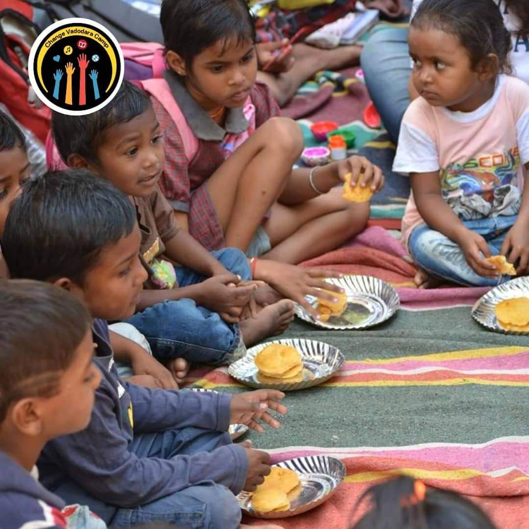 We are what we eat!

We do not encourage fast foods and have always believed in distributing enriched and healthy meals to our kids helping them boost their growth and nourishment. ❤️❤️

#socialwork  #NGO 
#WorldFoodDay #WorldFoodDay2020 #Health #FridayMotivation #FridayFeeling