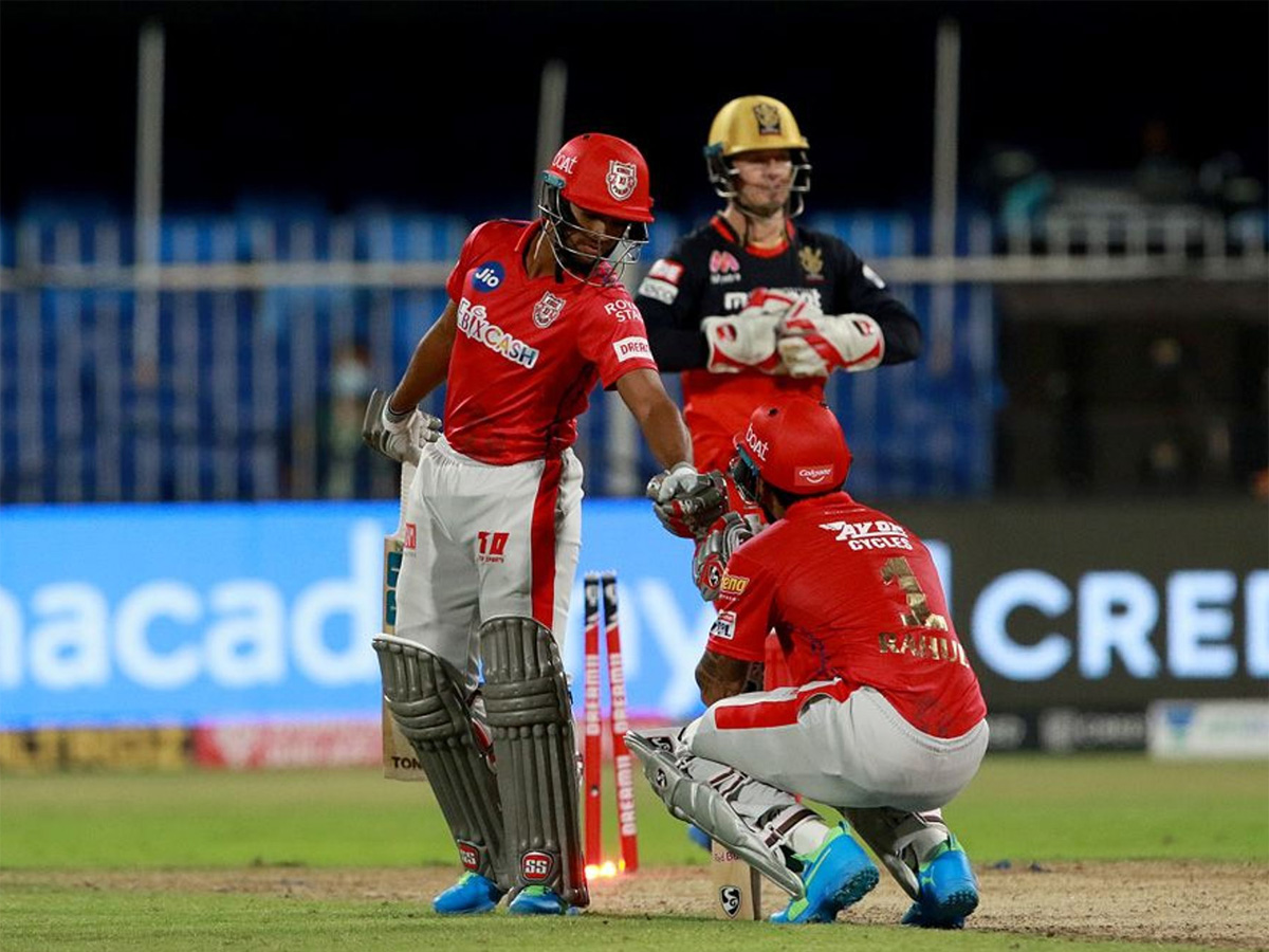 NBT_Sports's tweet photo. IPL: आखिरी गेंद पर जीता पंजाब, टीम की ओनर @realpreityzinta के ऐसे बदले थे हाव-भाव
https://t.co/bLfmbikKdB
#KXIP #KXIPvRCB #PreityZinta https://t.co/SmXKT87xQv