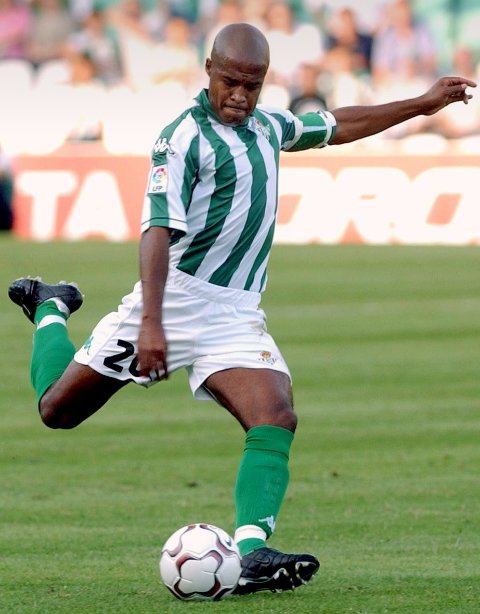 futbolretroes's tweet photo. Vaya dos cañoneros. ¿A quién eliges para lanzar una falta al borde del área si tuvieras a ambos en tu equipo?

RT: PANTIC
❤: ASSUNÇAO https://t.co/elv3uNMQaM