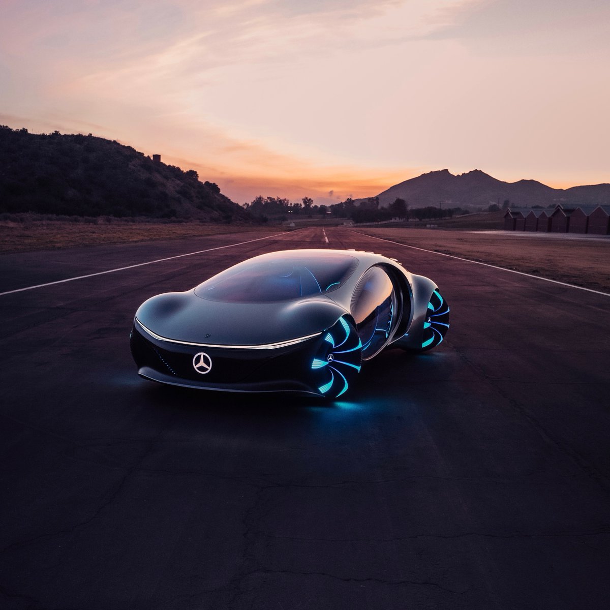 MercedesBenz tweet picture