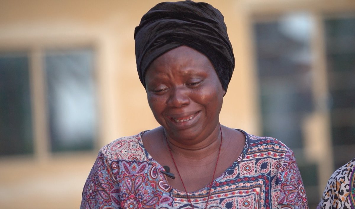 Inzaghi1's tweet photo. She lost her husband during the protest, you CANNOT afford to fail this woman...

#EndSARS https://t.co/YYQVXjnkCf