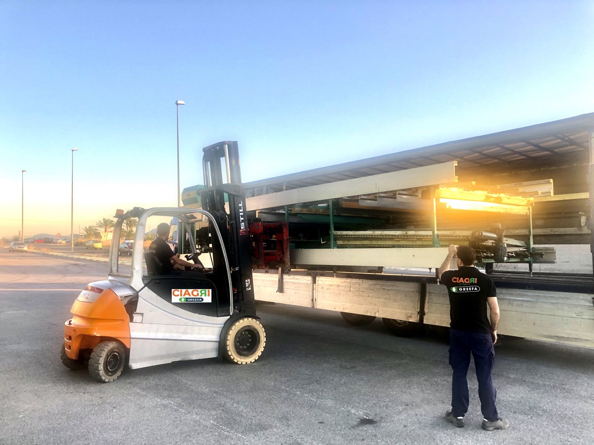 Ciagri_Greefa's tweet image. Hoy comenzamos instalación de un calibrador Greefa SmartSort de 8 líneas en Teresa Hermanos.

#Greefa #SmartSort #cítricos #frutas #calidadgreefa
#grading #packing #ciagri