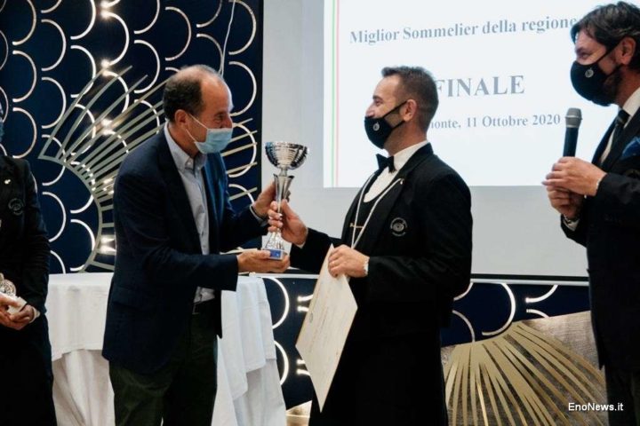Pietro Giurdanella trionfa al primo Concorso "Miglior Sommelier della Regione Sicilia" - is.gd/QtAgqc
#Ais, #AisItalia, #AisSicilia, #EnoNews, #migliorsommeliersicilia, #pietrogiurdanella, #sib20, #Sicilia, #vino, #wine