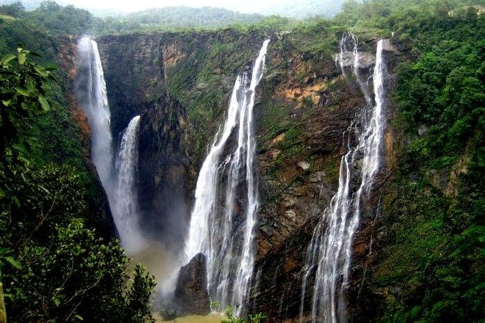 Popularly known as the Heart of India, #MadhyaPradesh is situated in the central part of the country.A land of #Mahakal and #Omkareshwar are located in #Ujjain, MP along with a renowned Shaktipeeth of maa Harsiddhi 🙏🙏
#IncredibleIndia
@PMOIndia
@narendramodi
@ChouhanShivraj https://t.co/vS0Rx5GFBS