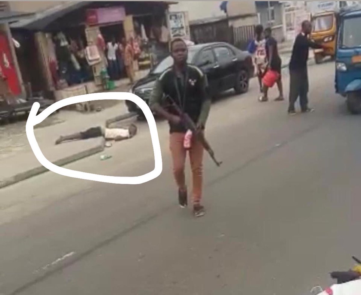 ansa_careers's tweet photo. This is why we protest #EndSARS #EndSWAT  

Retweet Aggressively.

#EndSWATNow #TwitterDown #BadgovernmentinNigeria
#LazyNigerianYouthUnite https://t.co/oaQBYBshxO