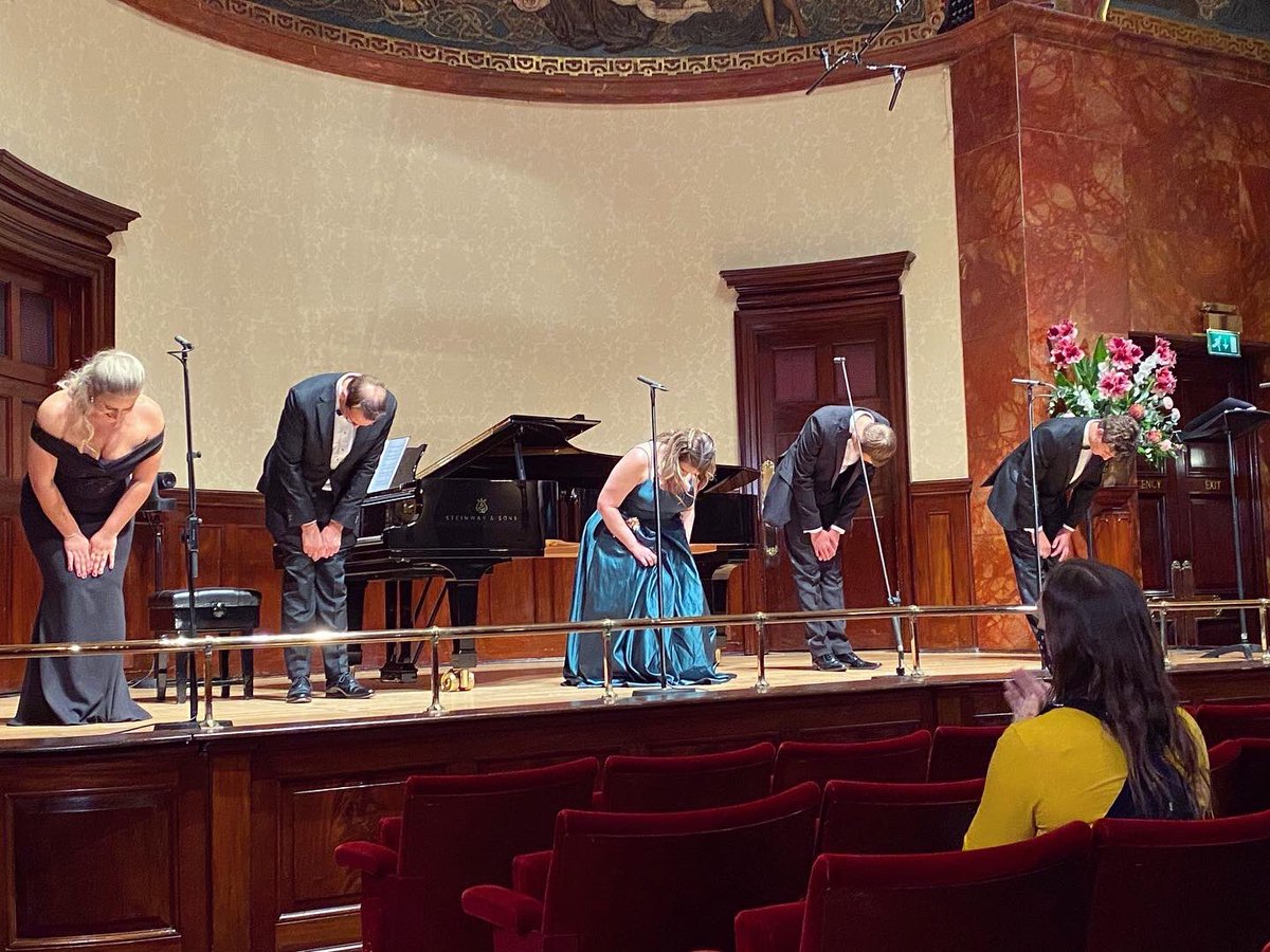 Lauren Young tweet media