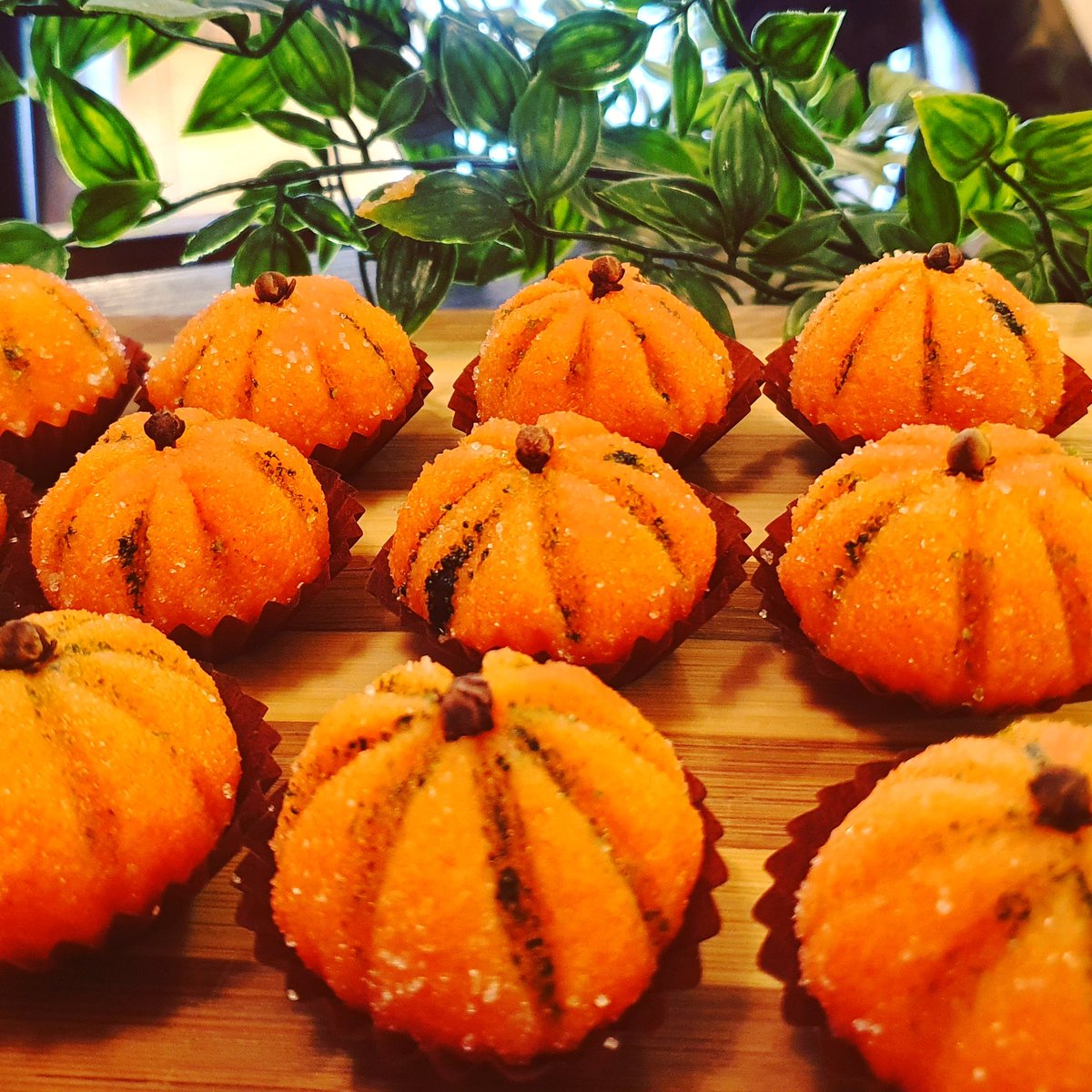 lbcakesuk's tweet photo. Pumpkin &amp; coconut truffle.
Order your Halloween treat with us! 🎃🕸️🕷️👻
LB cakes. 📱02035818220
https://t.co/rDLFvyixQH

#halloween #londonhalloween #halloweentreats #pumpkin #halloween2020 #merton #halloweenlondon #wimbledon
#merton  #londondesserts #southwimbledon #sw19 #london https://t.co/BPHKqtkMVx