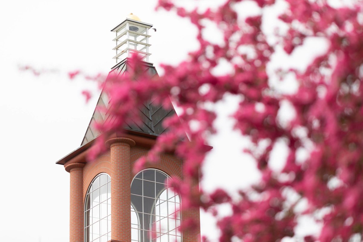 QuinnipiacU's tweet photo. We have released our Spring 2021 academic calendar, and are planning to continue in-classroom instruction and an on-campus residential experience. We'll offer self-care days throughout the semester in place of spring break to better protect our community: https://t.co/XKT4r1qqT7 https://t.co/7d8OIAosPi