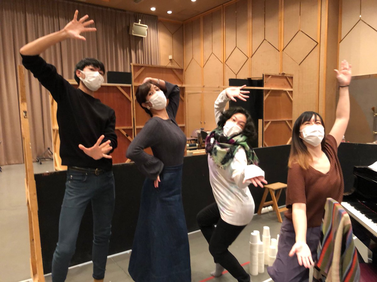 フェスティバル/トーキョーのweb、Recメンバーのクレジット全然更新されない！開幕しちゃった…大変なのかな。
みんな今回の作品を作っている一員なので明日から協力してくれている方々紹介してきます☺️左Recチーム写真は廣田達也くん！もらった音と共に演奏する歌手たちはゆうちゃん撮影！音で会おう