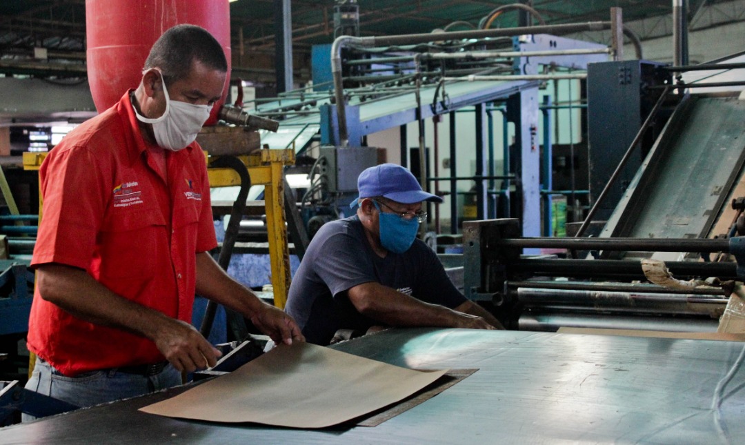 Yelitza_G24's tweet photo. #VenezuelaEsDemocraciaPlena #Corpivensa Continúa impulsando los motores económicos del país en este nva economia postpandemia.
#Invetex
#LimpiHogar
#Cartonanes Granics
#planta Wuanaguanare
@MichelleDVzla
@Tropacorpivensa https://t.co/UX5tGcUpPY